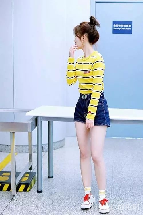 露脚踝过时了？穿运动鞋露袜子才是真时髦！