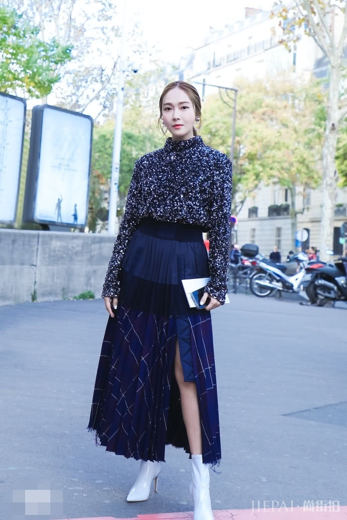 郑秀妍私服搭配来一波,衣品真是无可挑剔!简直就是小个子美眉穿衣示范