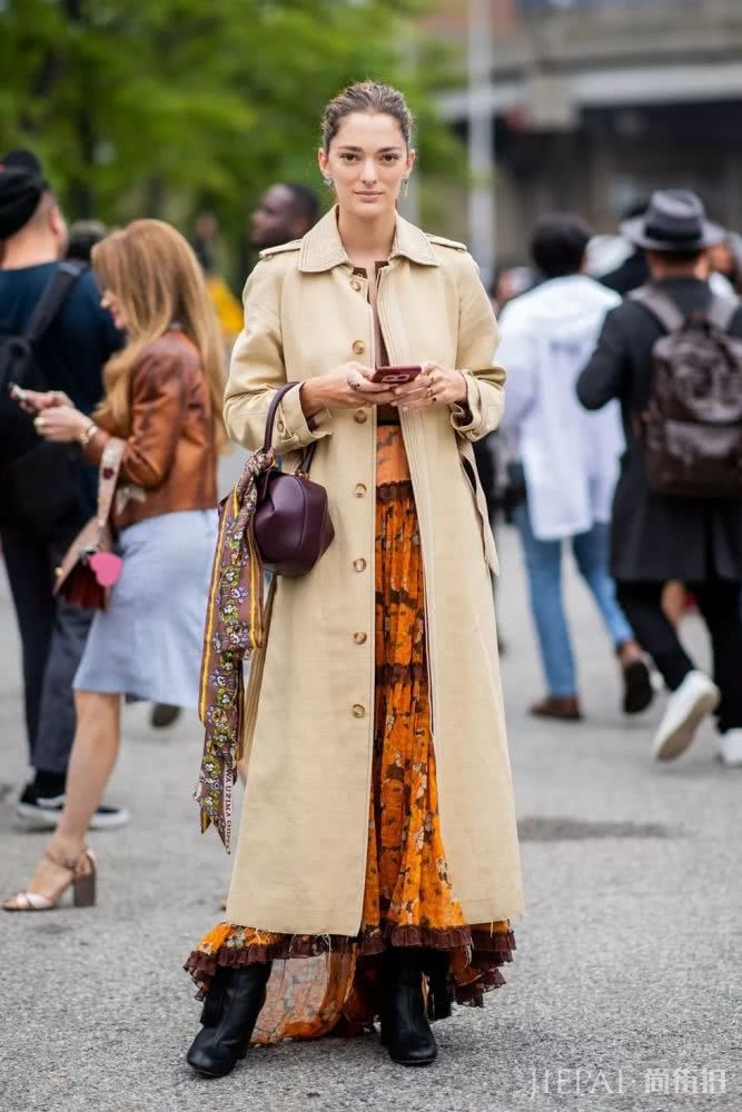 穿衣配丝巾,四两拨千斤 喜欢丝巾的同学来看看这份最全的丝巾搭配攻略吧