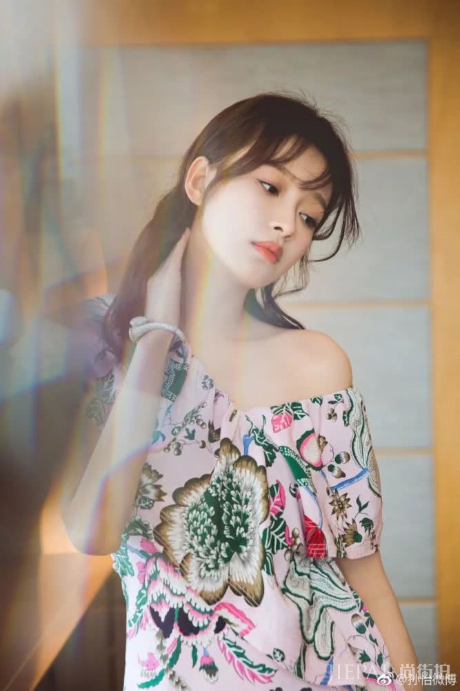 去巴黎的“等光女孩”孙怡,保持少女感的秘诀是什么?