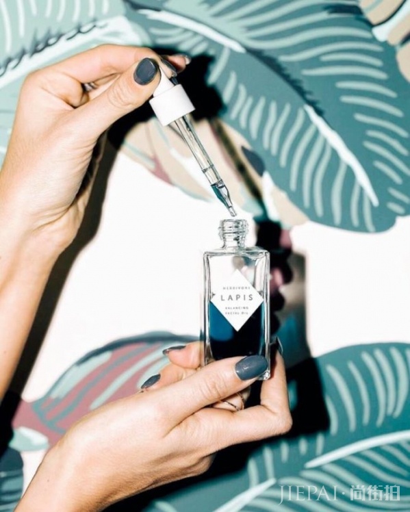 Herbivore Botanical 让你沉浸在梦幻缤纷的色调里