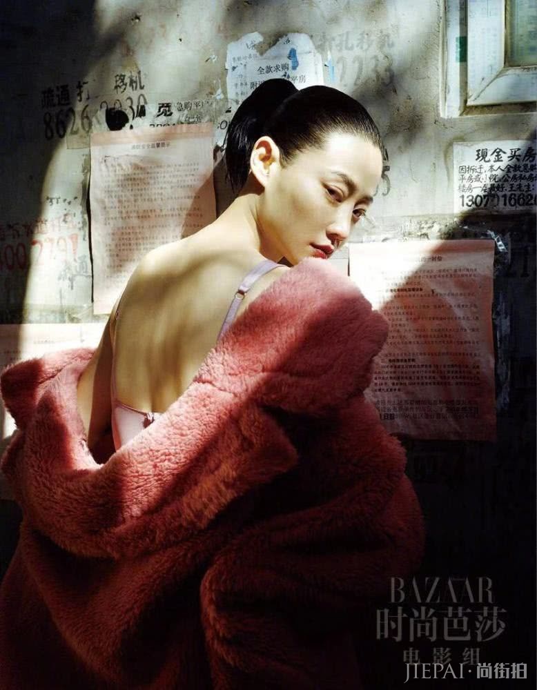 “高贵妃”谭卓新发型尝试,高扎马尾拍写真,后脑勺的发型简直惊艳!