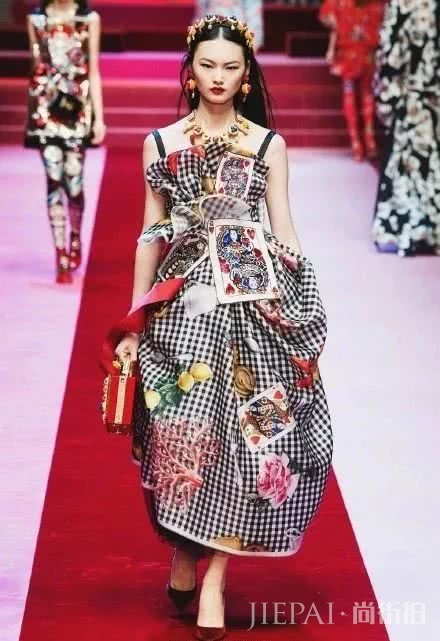 外网吹爆的厌世脸亚洲超模,原来也是非主流网红脸