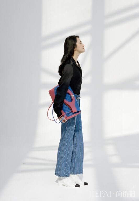 Chanel全新“实用”31手袋,让一线明星轮流演绎,很快就会断货?