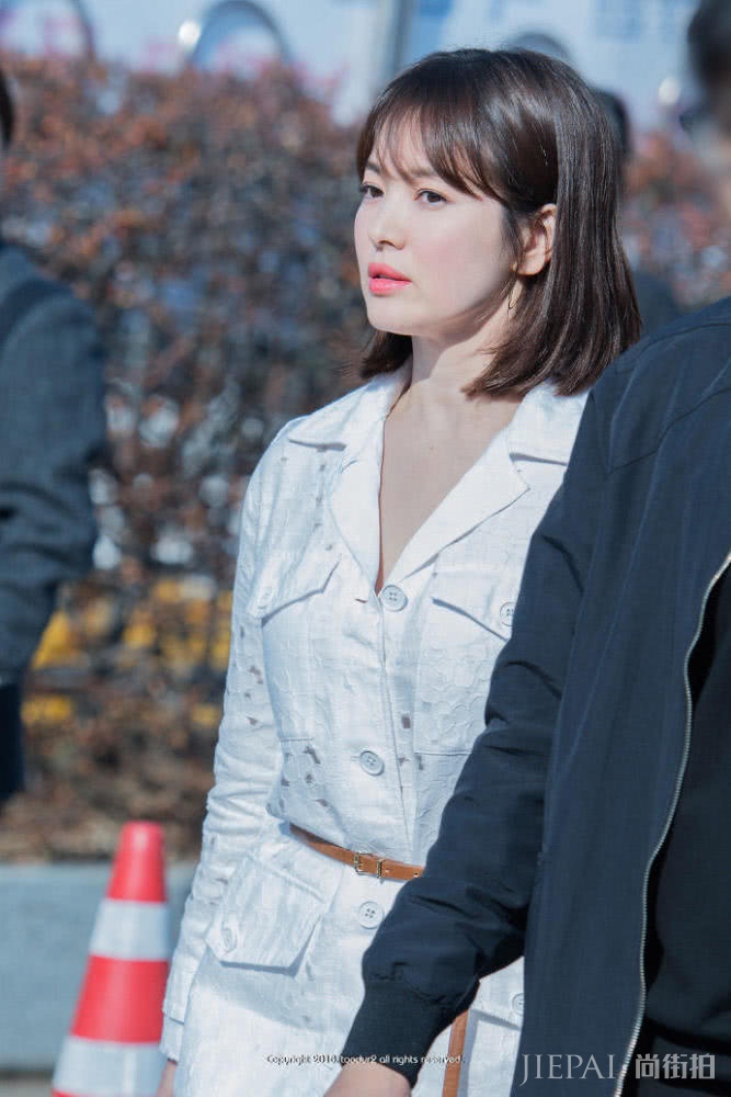 宋慧乔逆生长，新剧短发宛若少女，和25岁朴宝剑毫无违和感