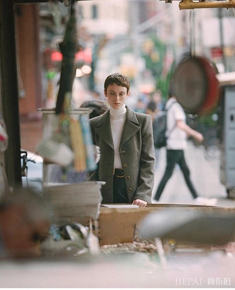 秋冬怎么内搭最好看,一定是看看这些街头潮人的穿搭示范吧