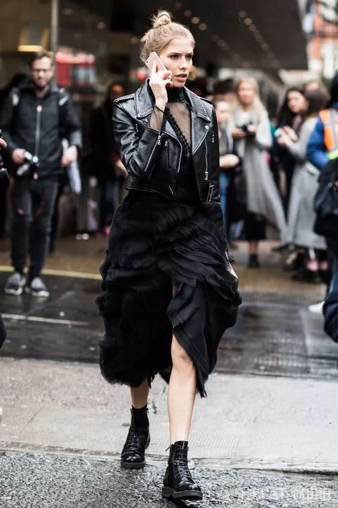 为什么黑色在秋冬这么受街头潮人欢迎？ 因为穿上显瘦效果明显哦