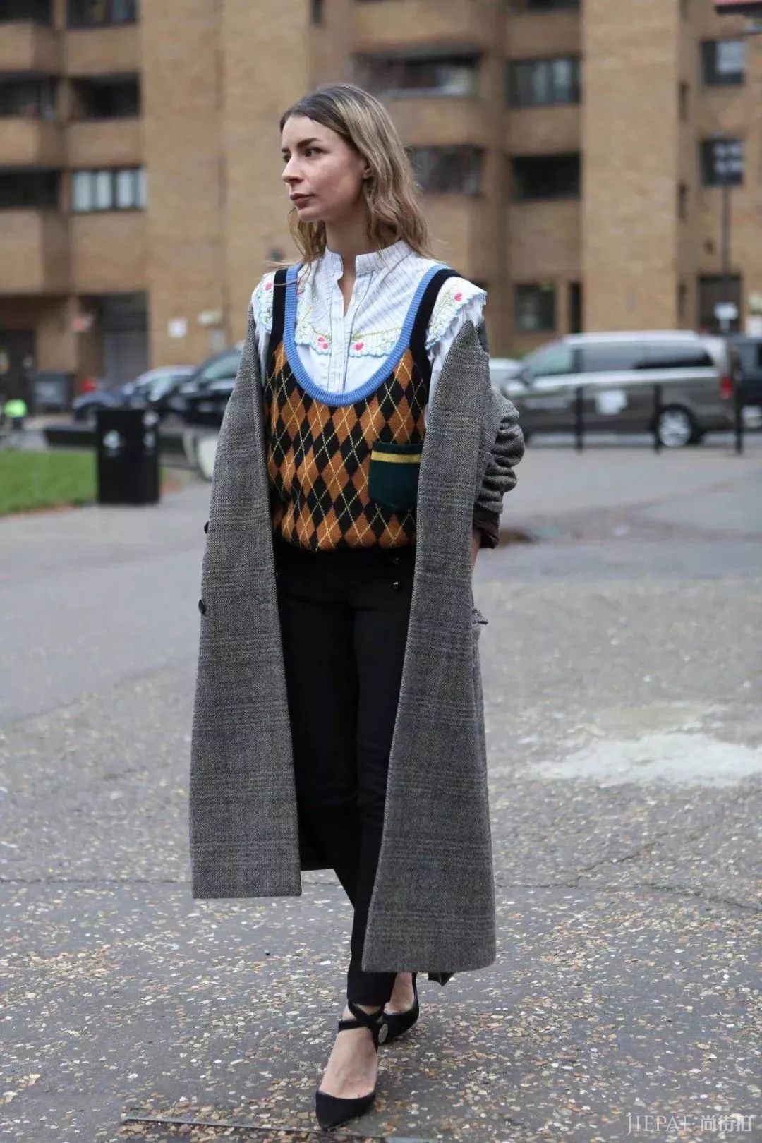 毛衣+半裙，毛衣+阔腿裤…保暖又时髦，从秋穿到冬的搭配！