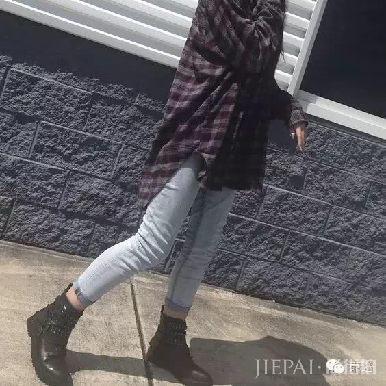 马丁靴这样穿 才能搭出存在感