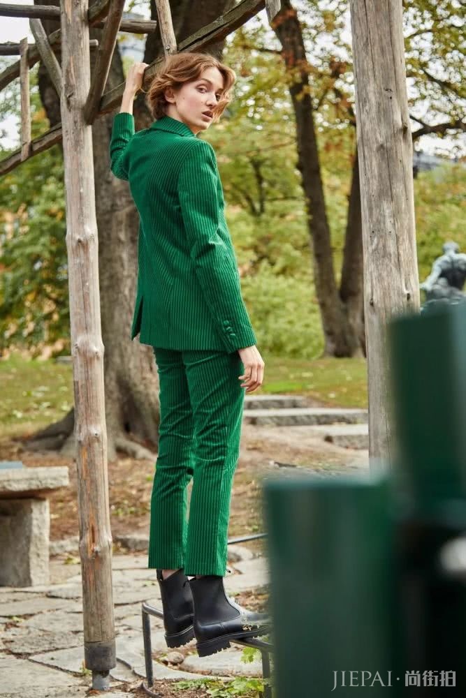 你的手机屏保也该换上“秋装”了，最美的都在这里