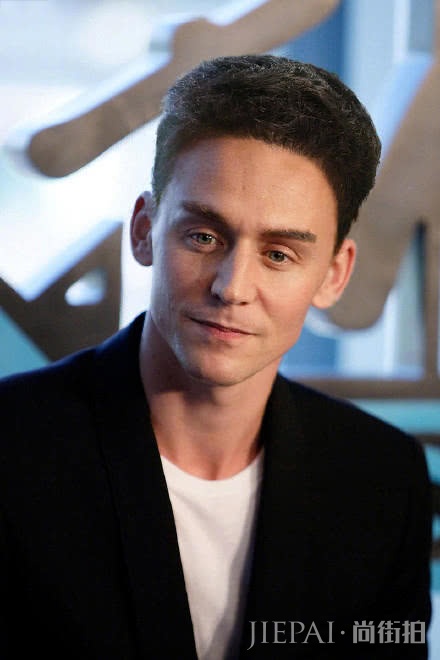 胡歌，吴磊，彭于晏都不能hold住小吴的眉毛和发型