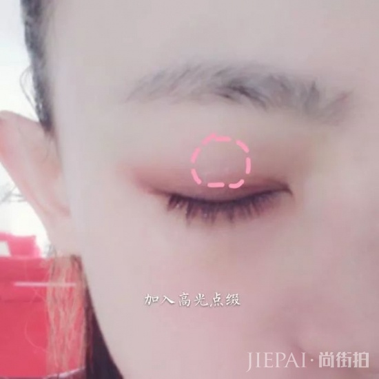 桃花妆眼影画法 怎样画好桃花妆眼影