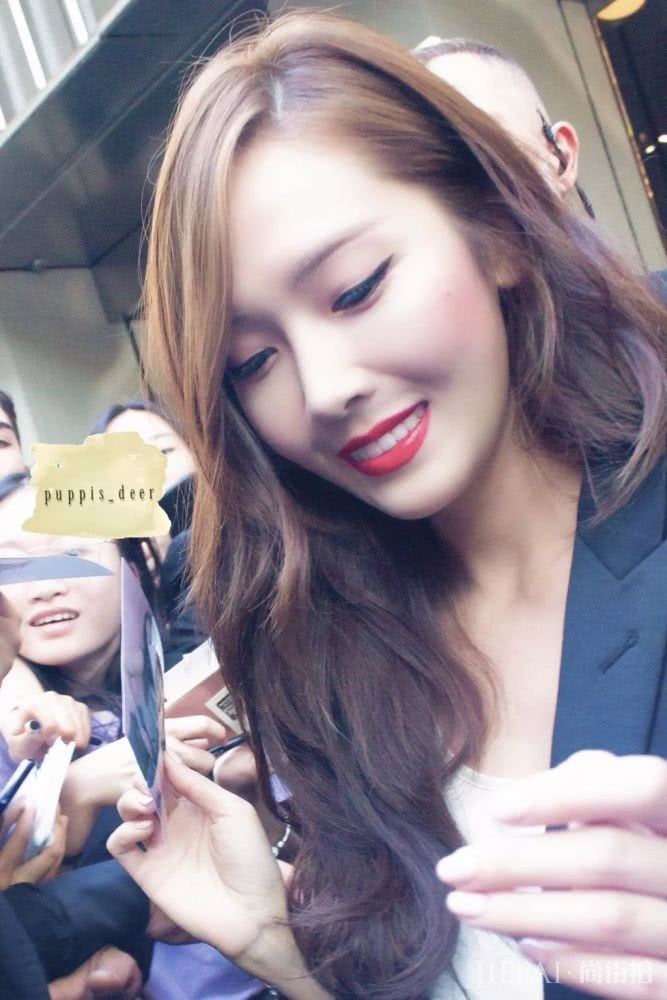 从亚洲最美面孔 到最会赚钱的女总裁 看她怎样活出白富美人生的