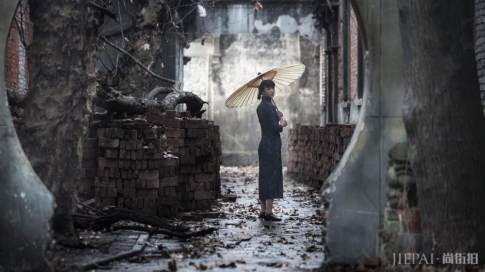 有一种气质叫汤唯,再老气的旗袍穿在她身上,都有一种高级感!