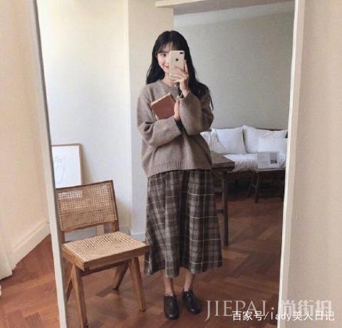 初秋最火热的十套穿搭,每套都能让你年轻10来岁