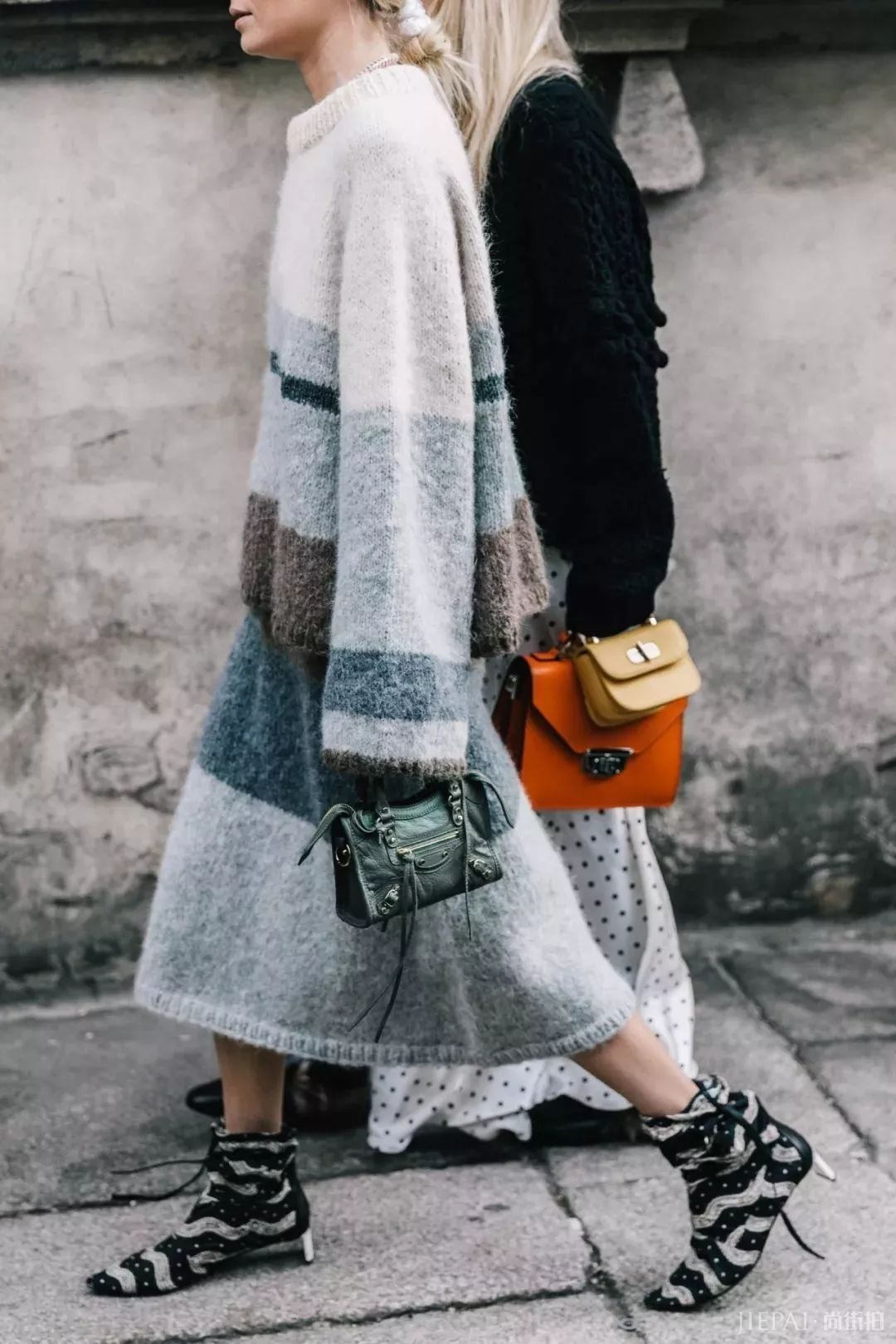毛衣+半裙，毛衣+阔腿裤…保暖又时髦，从秋穿到冬的搭配！