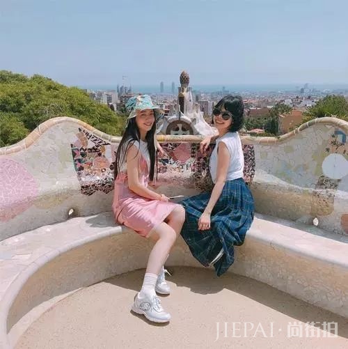 露脚踝过时了？穿运动鞋露袜子才是真时髦！