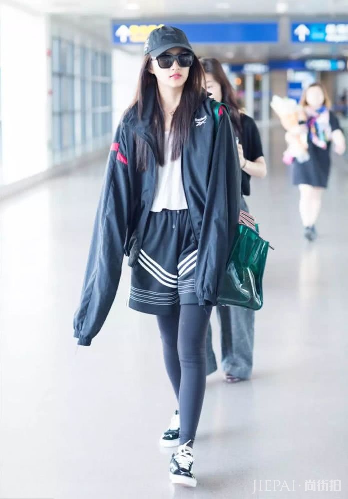 被误会了多年的运动夹克，如今它终于翻身了