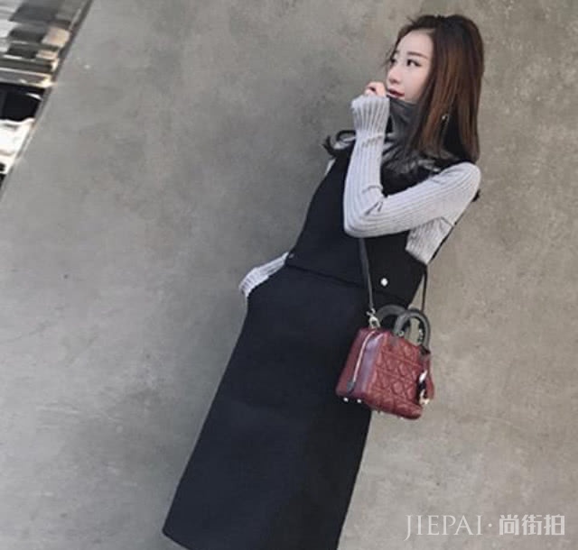 有种女装:叫“毛衣套装裙”,实在太漂亮了,美的不可芳物