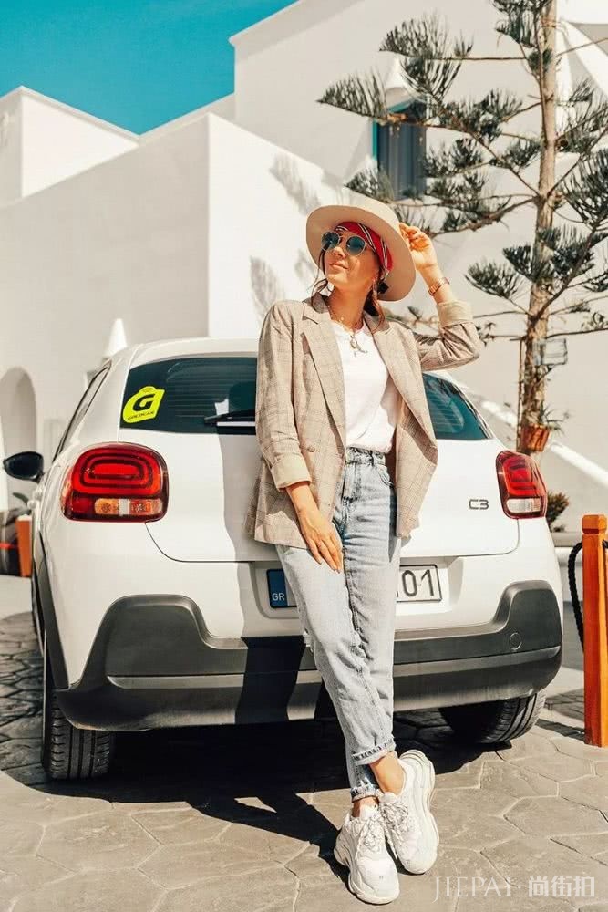 穿衣配丝巾,四两拨千斤 喜欢丝巾的同学来看看这份最全的丝巾搭配攻略吧