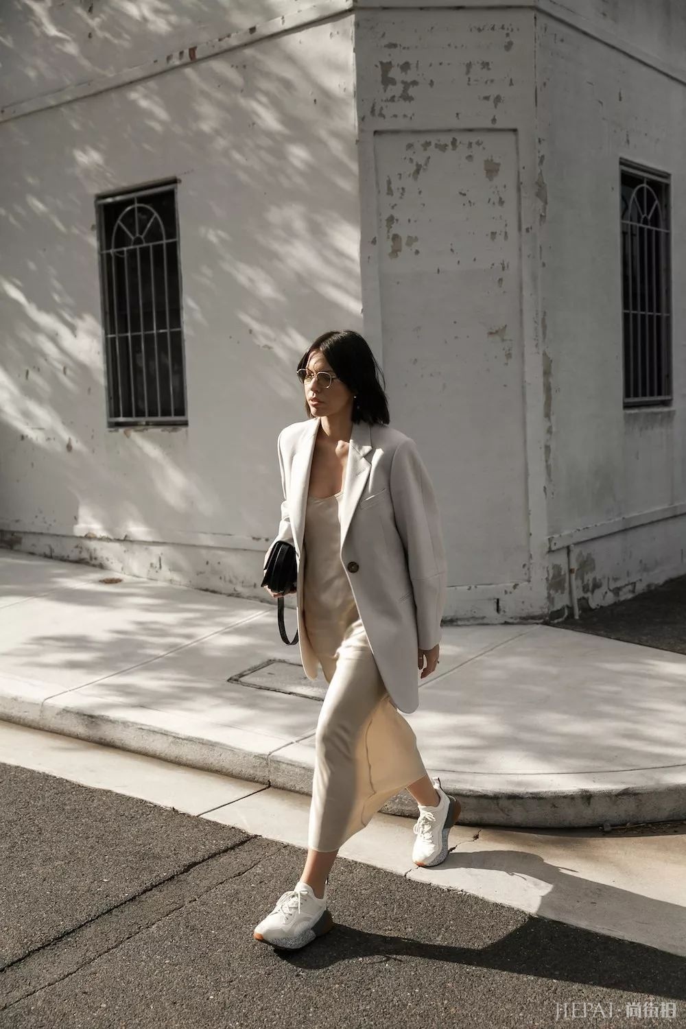 看街拍学搭配 6款内搭时髦、有型又保暖，看你中意哪一款