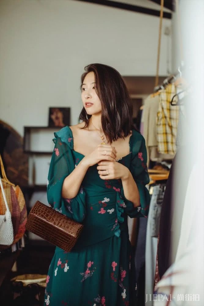 时尚博主示范 这些好看的单品陪我过秋冬