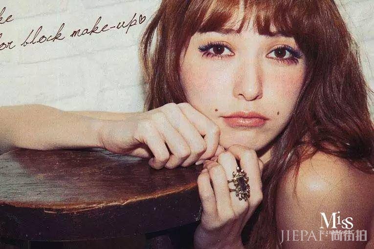 梦露的美人痣风靡了一个世纪,现在又再次成为时尚风向标