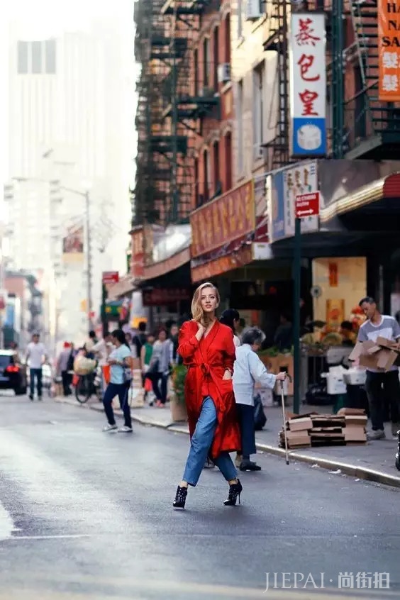 她身高只有155，却比175的模特穿衣还显得好看！