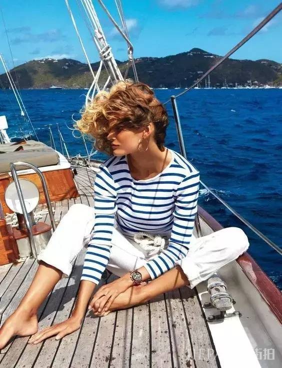 秋冬季节越来越凉 不会穿条纹衫你就少了很多穿搭乐趣