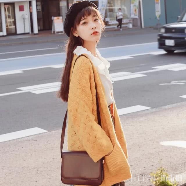 2018深秋时尚流行款，适合出街的个性穿搭，这样穿美翻了