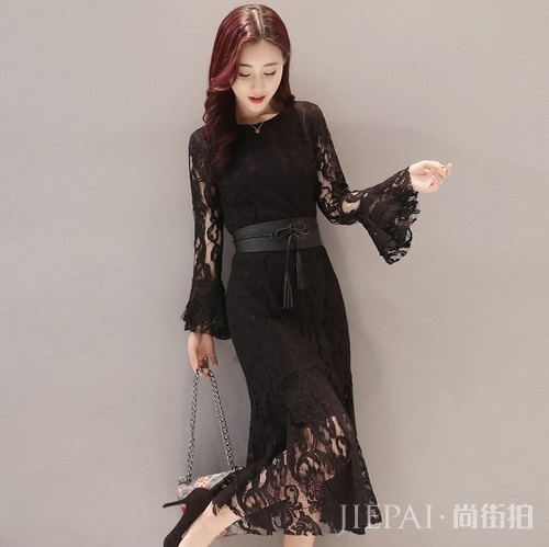 秋季连衣裙这样搭配 人美衣也美