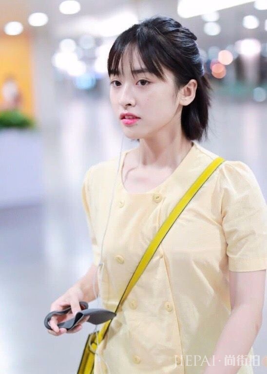 沈月森女上衣素雅不俗气符合气质！