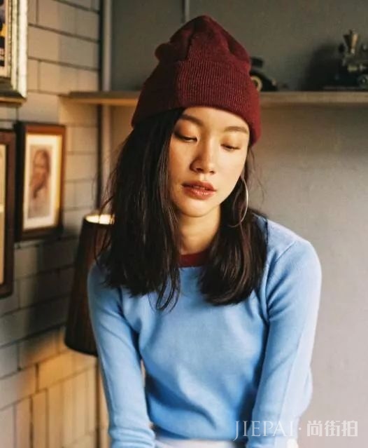 红梨色衣服怎么搭配 秋天更新衣橱色调少不了它