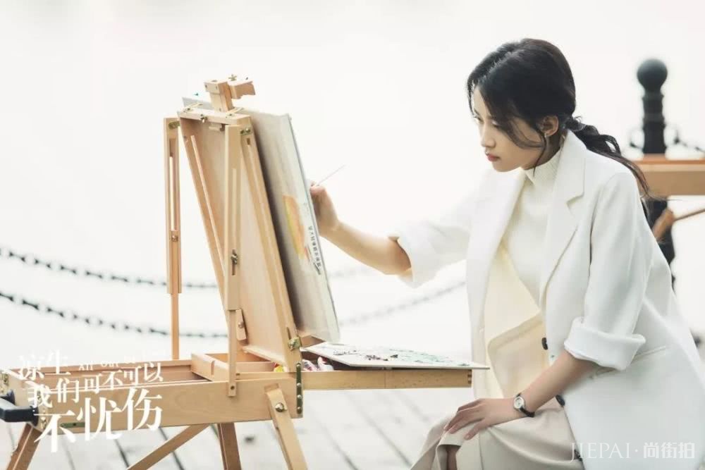 去巴黎的“等光女孩”孙怡,保持少女感的秘诀是什么?