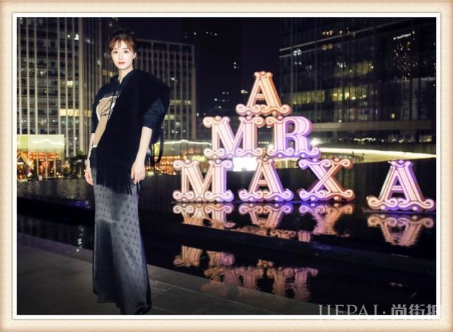 李冰冰和蒋欣穿同一条紧身裙,终于知道自律和放纵的差距有多大!