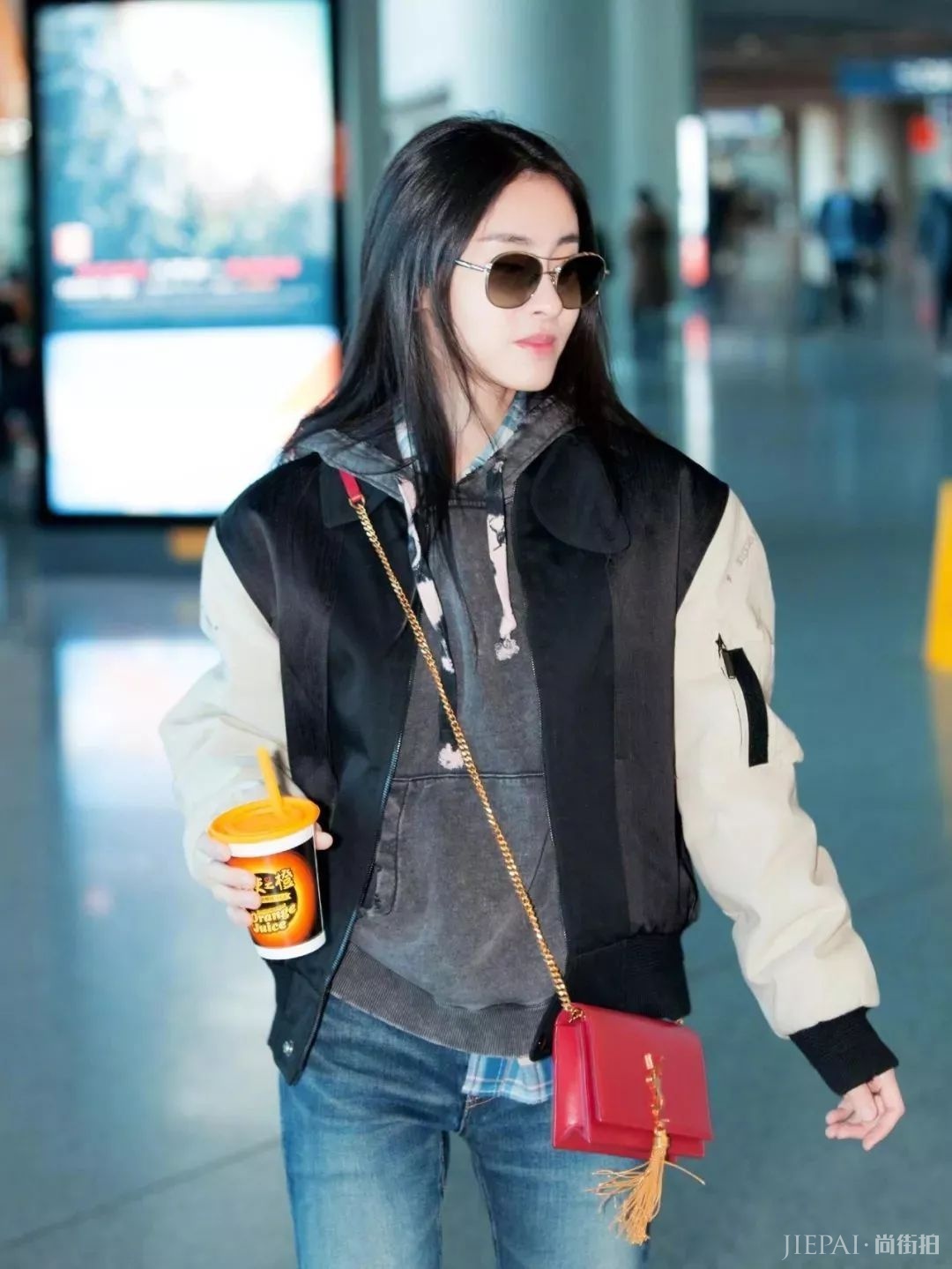 卫衣新穿法，你要这么穿也好看