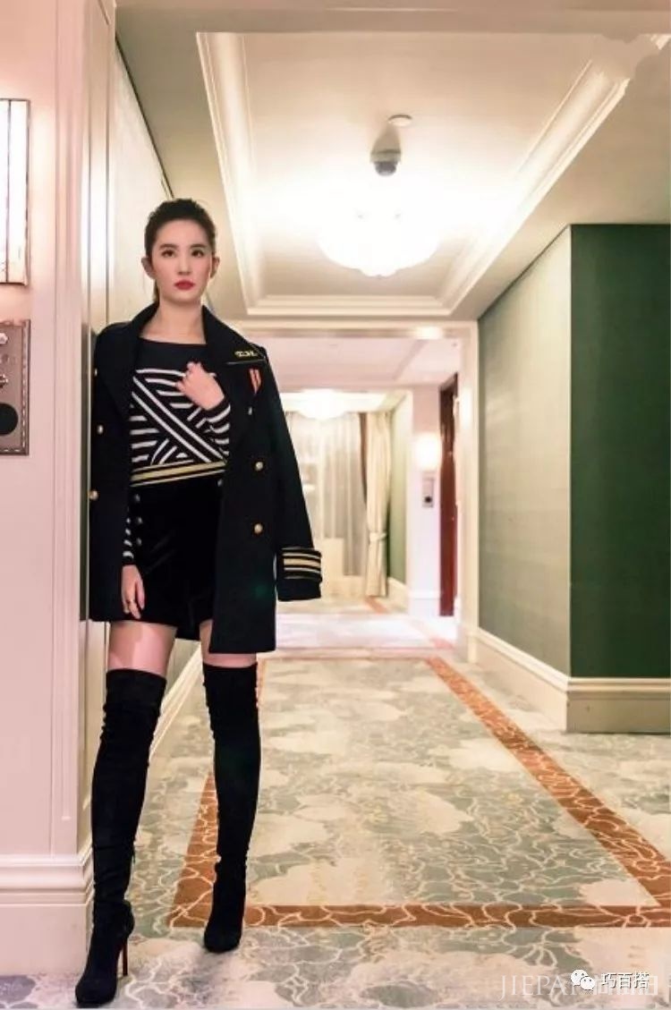 刘亦菲衣品真好，长腿惹人注目，越来越漂亮