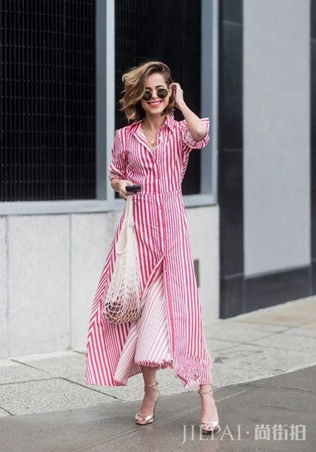 秋天想要慵懒的时尚 街头潮人教你用一条百搭衬衫裙搞定