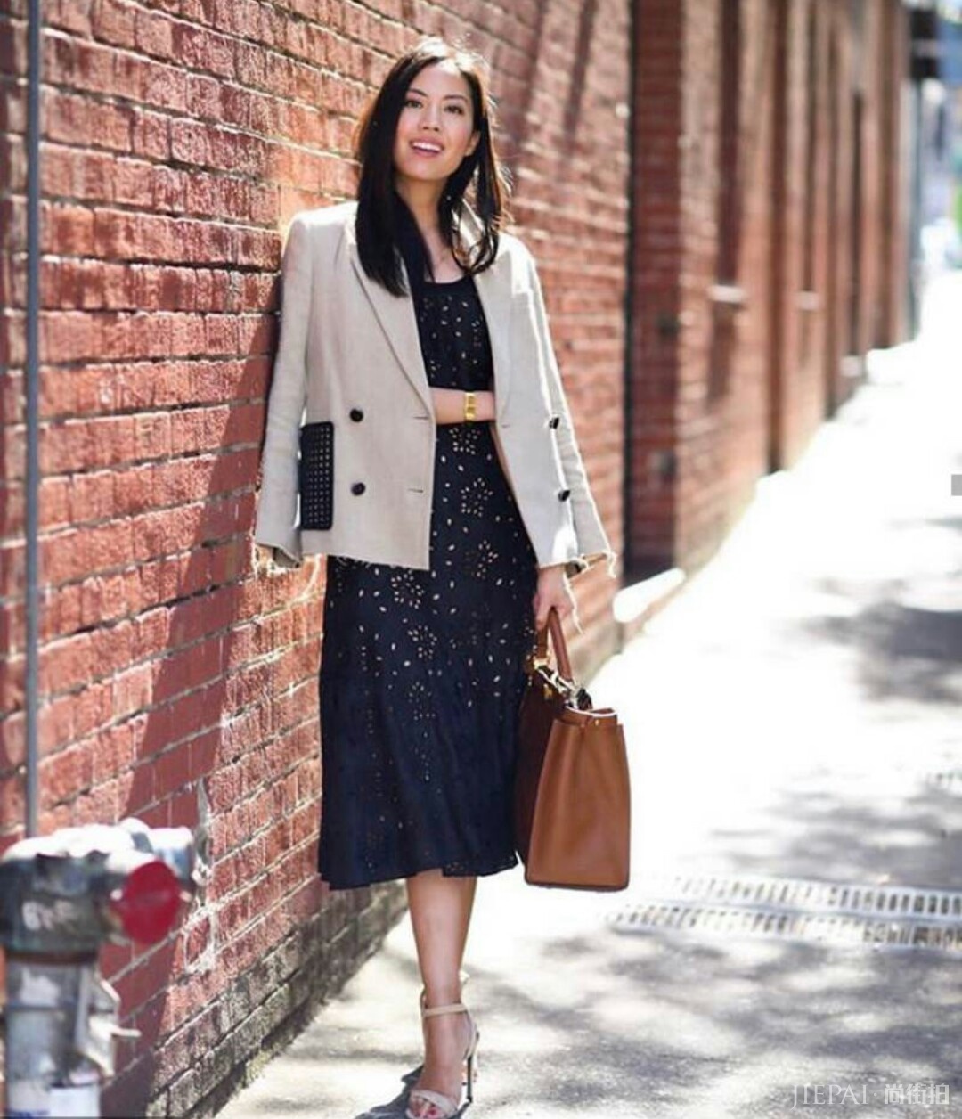 一件西装外套,满足你成为大哥女人的小愿望