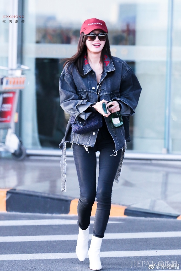 秦岚的裤子是有多窄，小细腿塞进去居然还能勒出肉，网友：太拼了