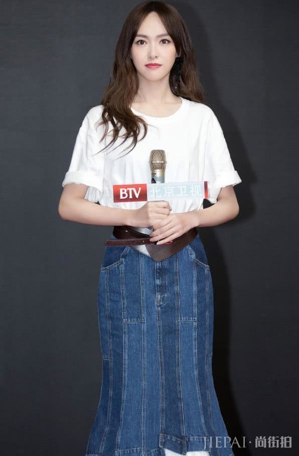 如果不是唐嫣瘦,换个人穿这条裙子分分钟变水桶腰,不服不行!