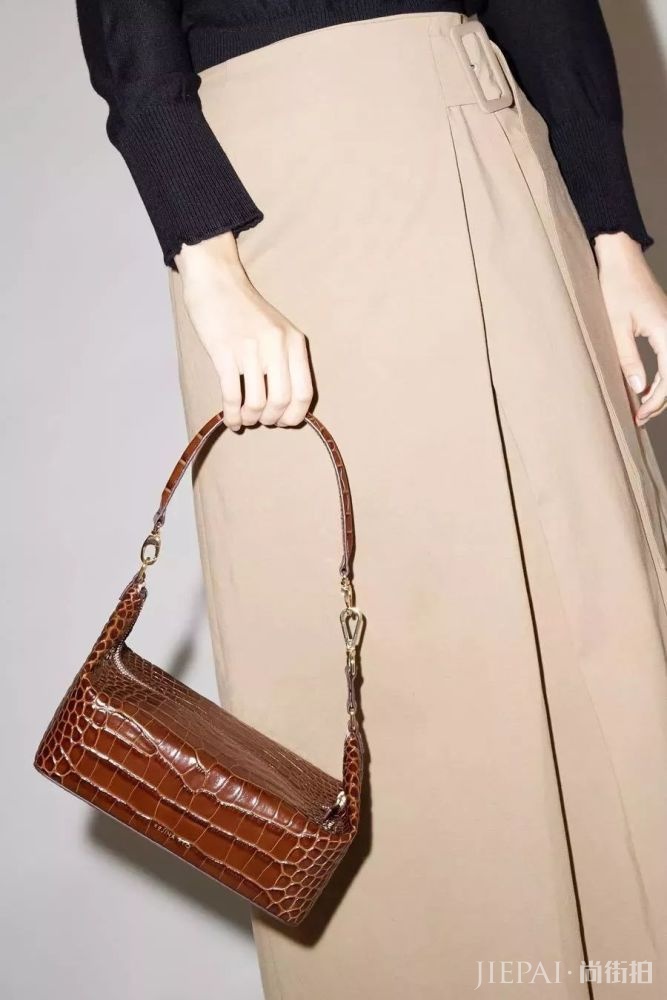 时尚博主示范 这些好看的单品陪我过秋冬