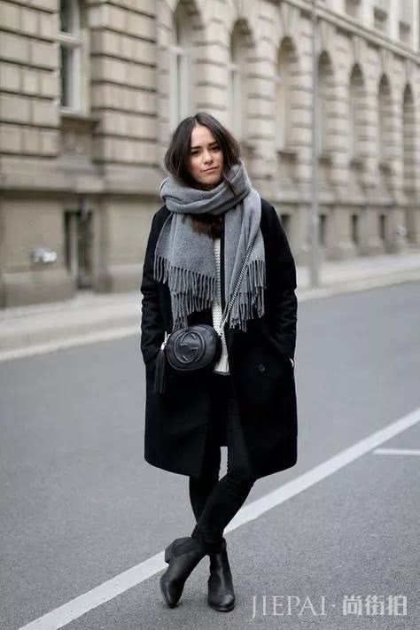 为什么黑色在秋冬这么受街头潮人欢迎？ 因为穿上显瘦效果明显哦