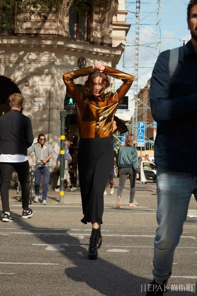 你的手机屏保也该换上“秋装”了，最美的都在这里