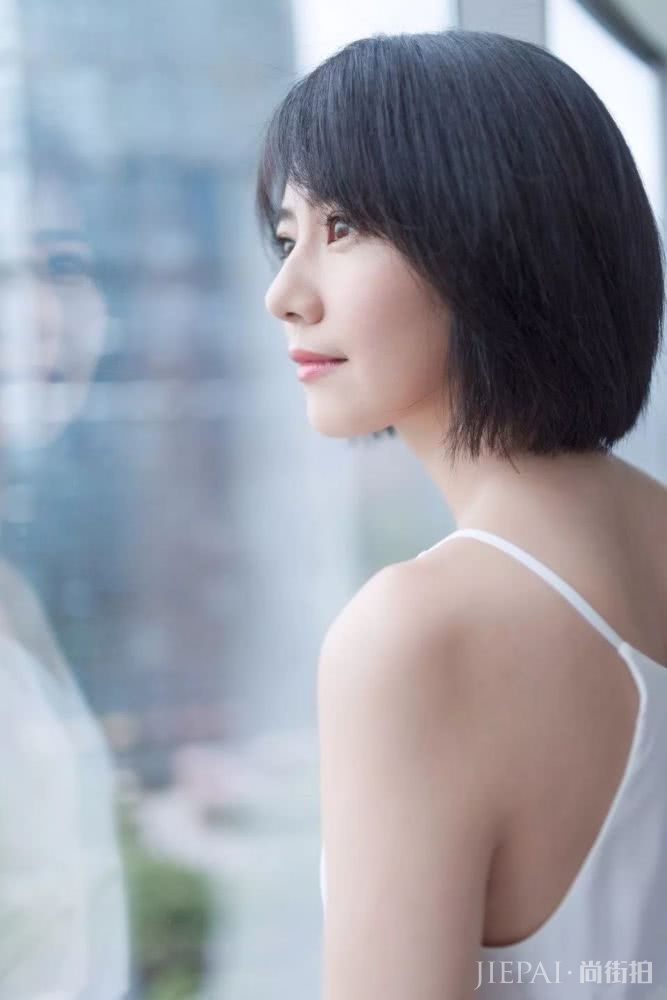 放弃卷发直发吧!今年这款“初恋”发型才是王道