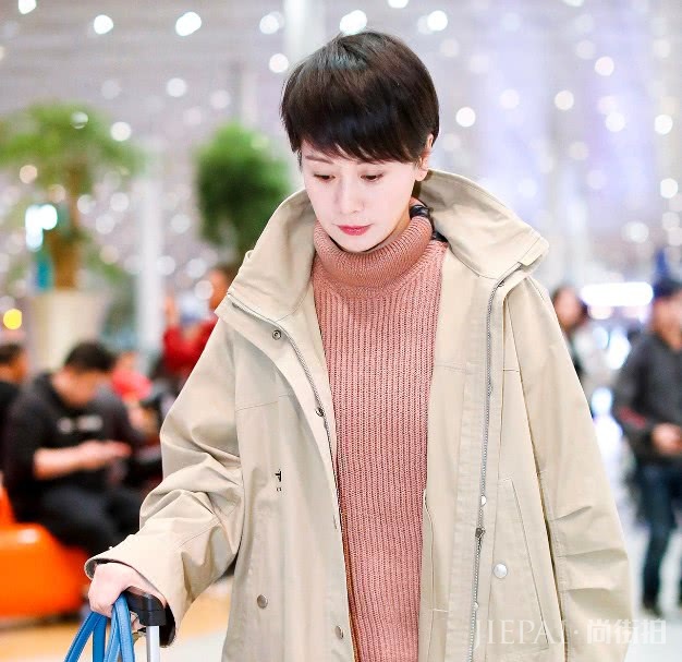 海清化身带货王，背的包包让网友眼睛发亮，网友：求链接！