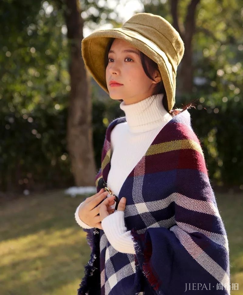 要想显脸小,帽子不可少