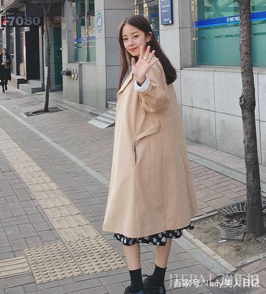 初秋最火热的十套穿搭,每套都能让你年轻10来岁