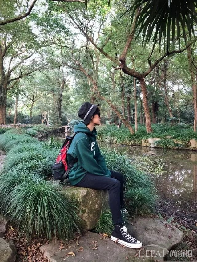 孙俪出席活动只穿这双高跟鞋,私服换上这双鞋,更瘦更年轻了!