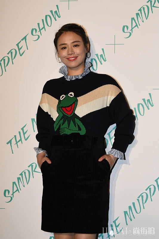 马思纯 穿“青蛙装”的她真好看